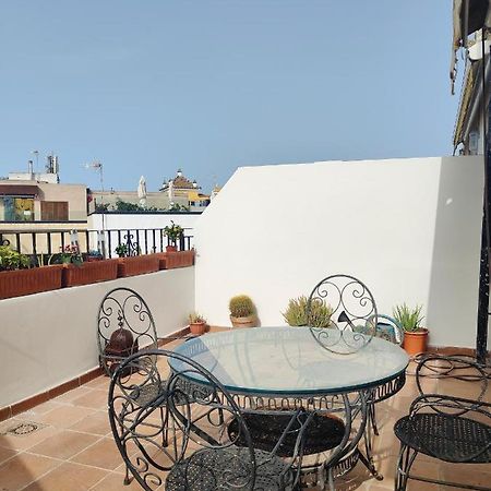 Lovely 1-Bedroom Loft With Terrace. Amazing View. Sevilla Kültér fotó