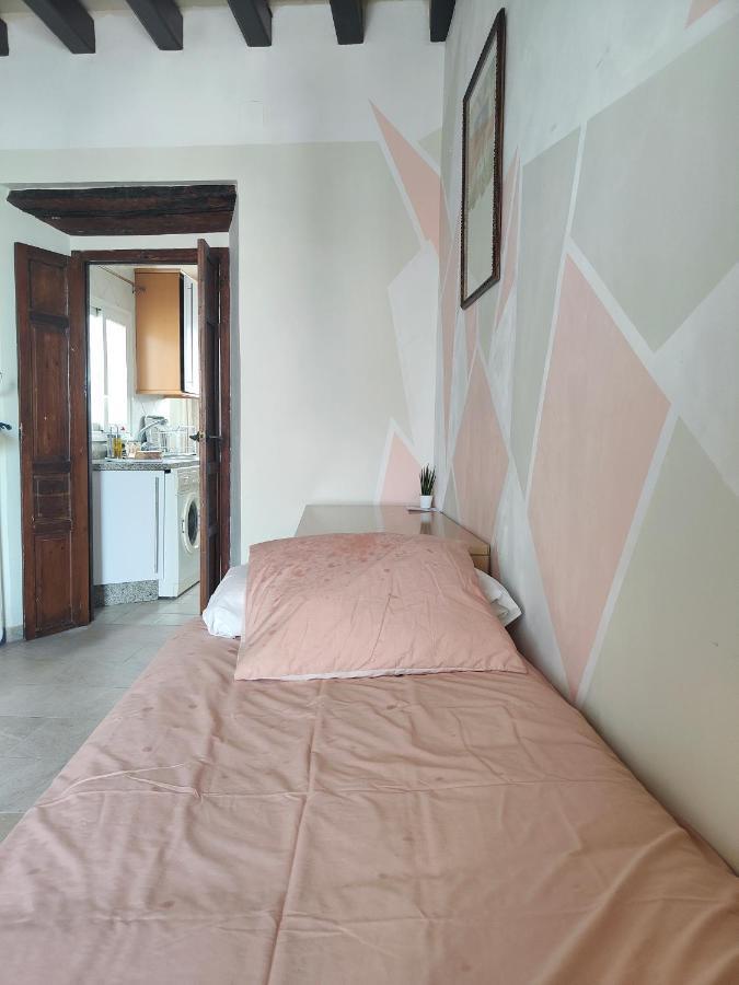 Lovely 1-Bedroom Loft With Terrace. Amazing View. Sevilla Kültér fotó